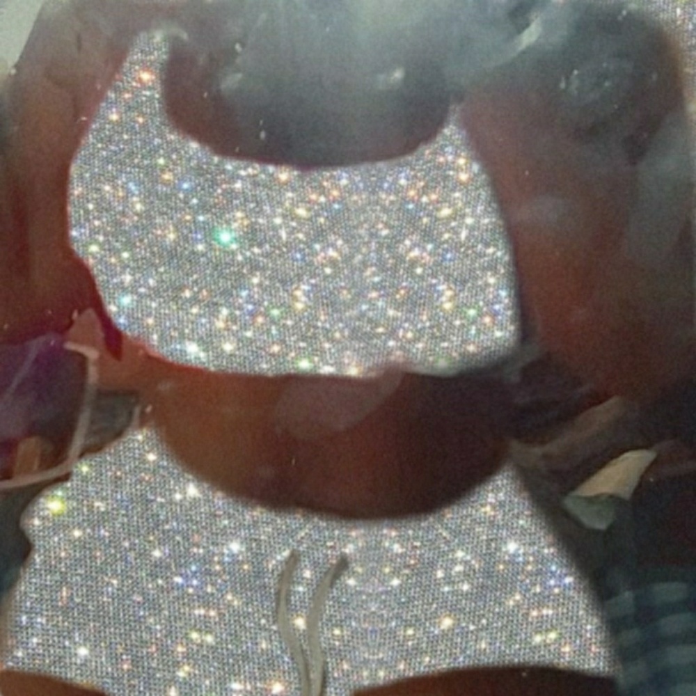 Meet your Posher, Zhania